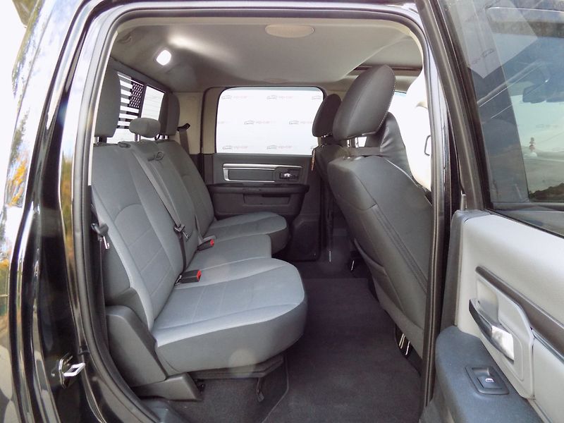 Dodge RAM 1500 (2022) 5.7 HEMI/CREW CAB/ČR/DPH/LED/ - fotka 18 z 40
