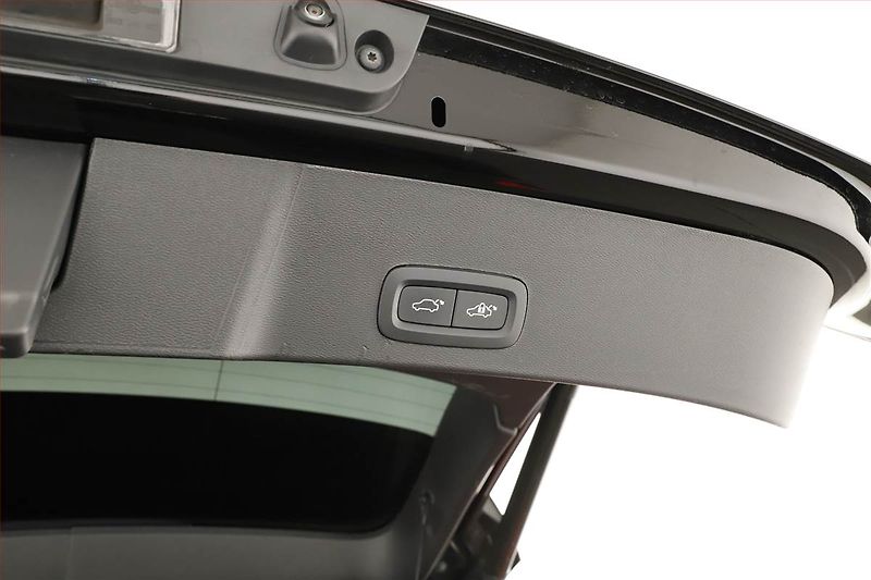Volvo XC40 (2022) B3 - fotka 20 z 20