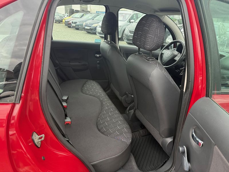 Citroën C3 1.1i - fotka 10 z 13