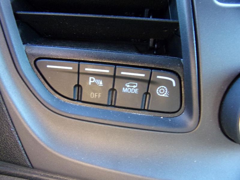 Ford Transit Custom 2.0 TDCi KLIMA ZÁRUKA 6 míst - fotka 24 z 35