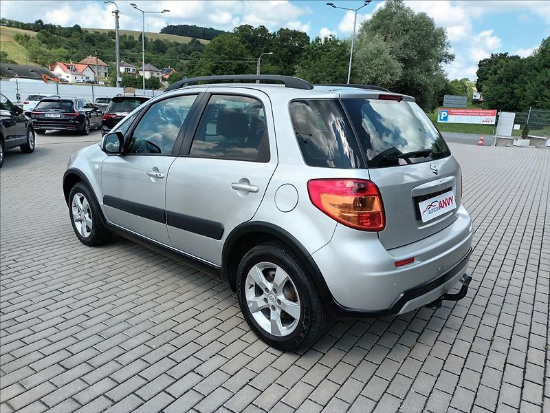 Suzuki SX4 1,6 VVT,88KW,4X4,VÝHŘEV,KOLA - fotka 7 z 47