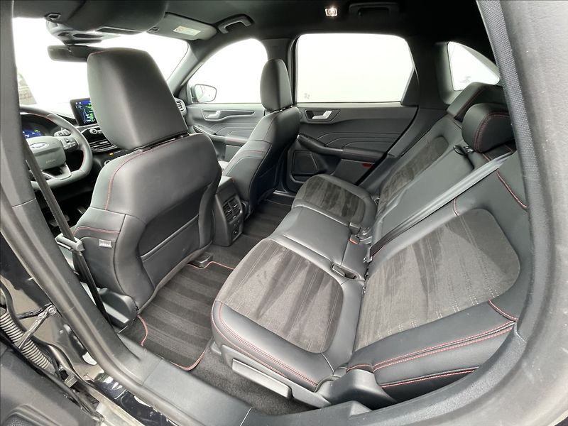 Ford Kuga 2,5 Duratec HEV CVT ST-Line X - fotka 17 z 24