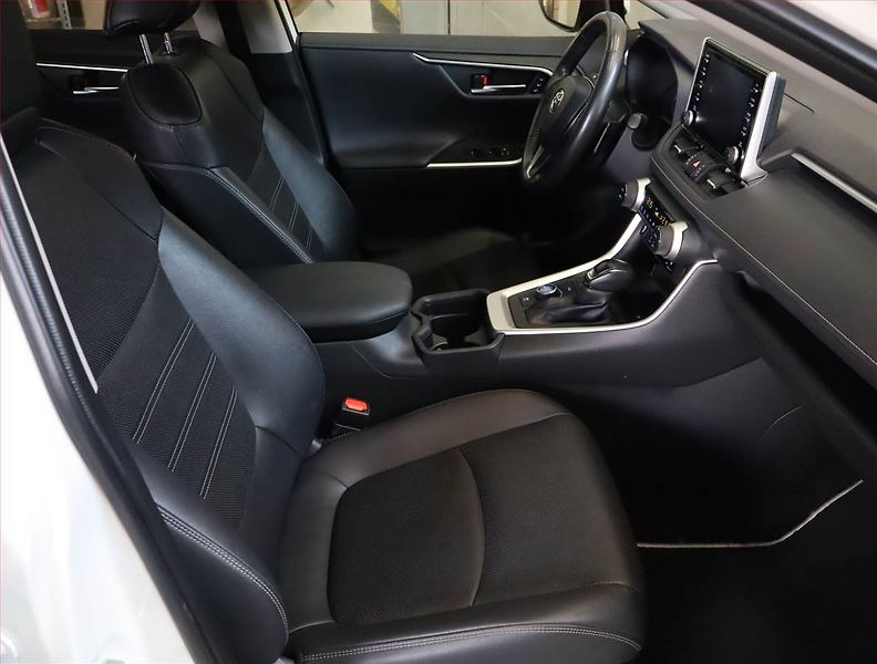 Toyota RAV4 (2021) 2.5 Hybrid - fotka 9 z 30