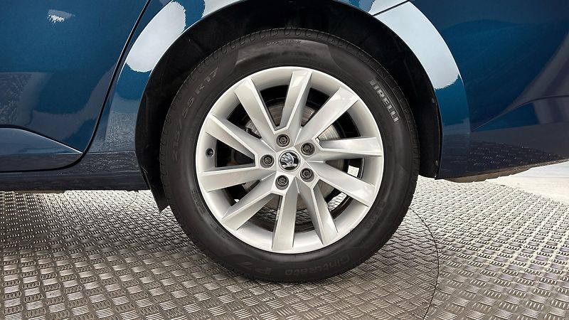 Škoda Superb 2.0 TDI DSG 4x4 Style - fotka 19 z 33