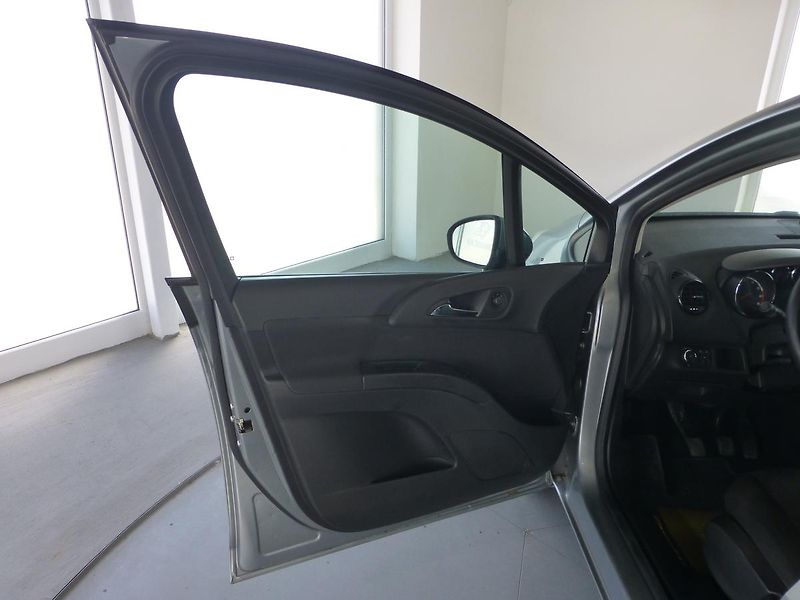 Opel Meriva (2011) 1,4i-88KW**KLIMA*ALU**TEMPOMAT - fotka 9 z 26