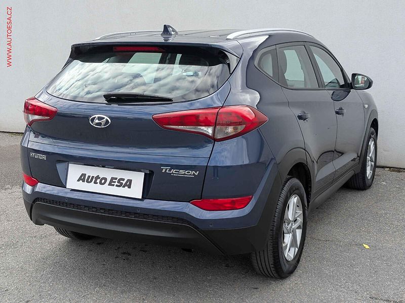 Hyundai Tucson (2018) 1.6GDi, AC, výhřev sed - fotka 4 z 18