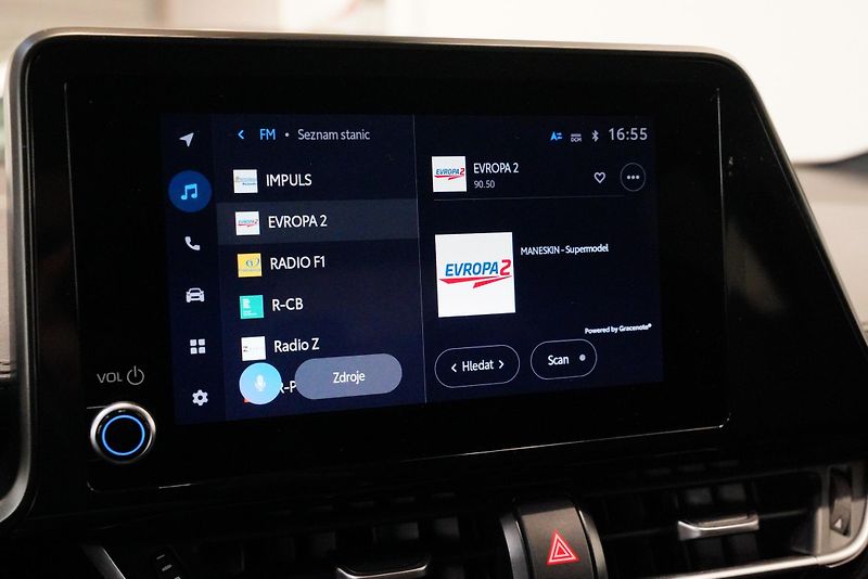 Toyota C-HR - fotka 19 z 30