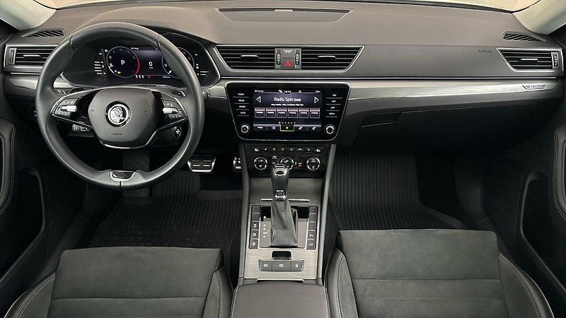 Škoda Superb 2.0 TSI DSG 4x4 Scout Combi - fotka 8 z 32