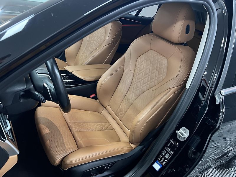BMW Řada 5 520 d Xdrive 140 kW Premium - fotka 16 z 37