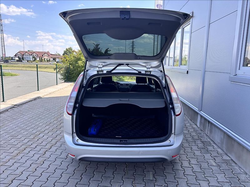 Ford Focus 1,8 TDCi 85kW Ruční ovládání - fotka 9 z 20