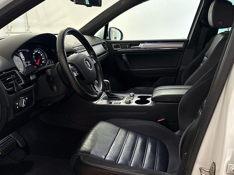 Volkswagen Touareg (2015) Exclusive V6 3,0 TDI  - fotka 6 z 35