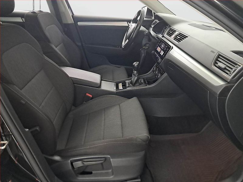 Škoda Superb (2018) Style 2.0 TDI, 4X4 - fotka 9 z 16
