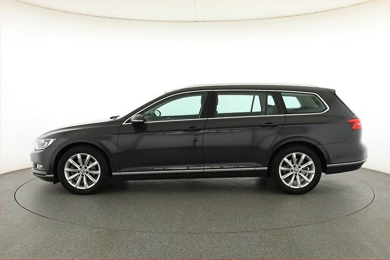 Volkswagen Passat (2018) 2.0 TDI, Automat, Serv.kniha - fotka 3 z 20