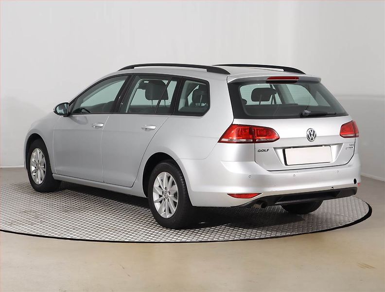 Volkswagen Golf (2015) 1.6 TDI, Serv.kniha, Tempomat - fotka 4 z 20