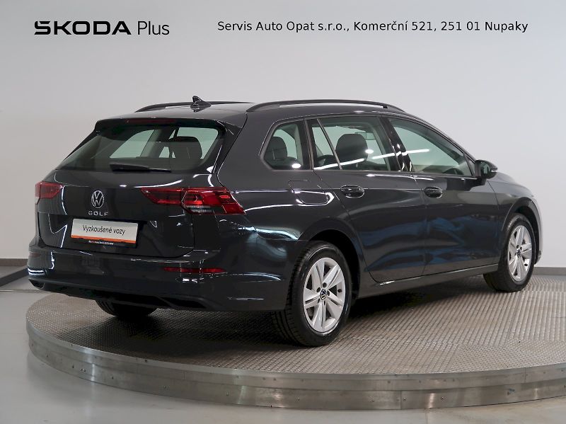 Volkswagen Golf (2023) LIFE 1.0TSI 81KW - fotka 2 z 34