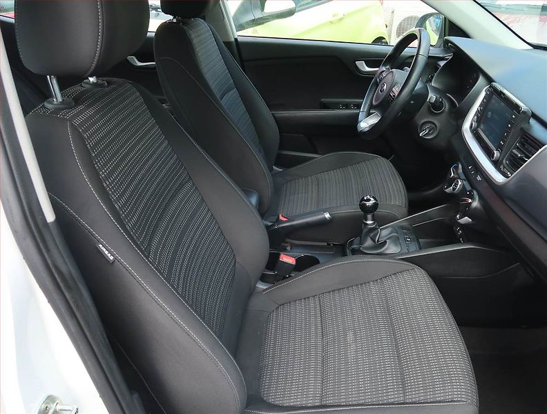 Kia Stonic (2018) 1.25 CVVT, Serv.kniha - fotka 9 z 15