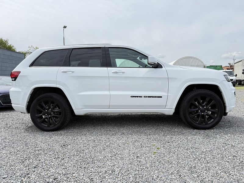 Jeep Grand Cherokee 3.0CRDi 4x4 NIGHT EAGLE 184kW - fotka 4 z 19