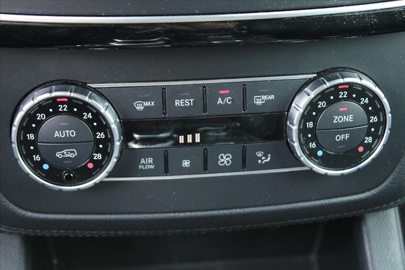 Mercedes-Benz GLS 500 4MATIC AMG 7-MÍST ČR - fotka 23 z 36