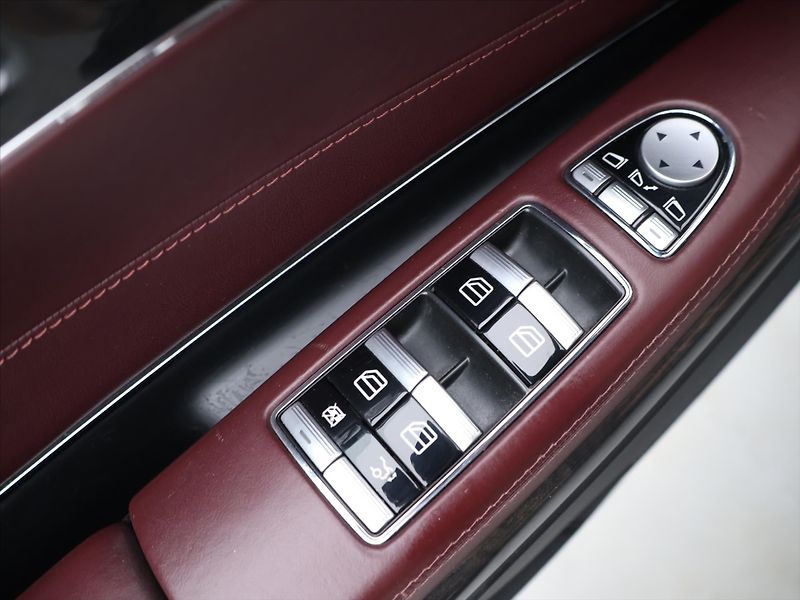 Mercedes-Benz CL 5,5 500 285kW 4Matic - fotka 15 z 28