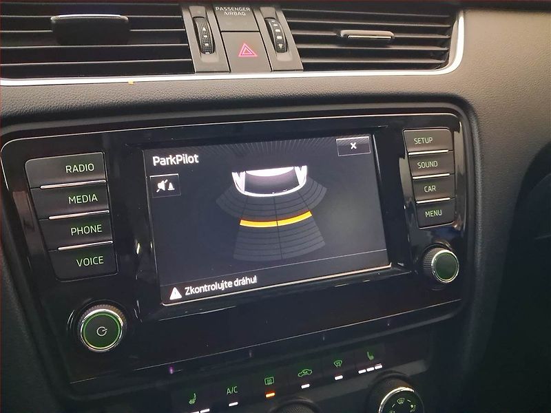 Škoda Octavia (2016) 1.6 TDI, Tempomat - fotka 23 z 23
