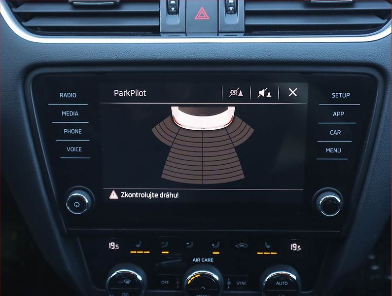 Škoda Octavia (2017) Style 1.6 TDI, Tempomat - fotka 16 z 19