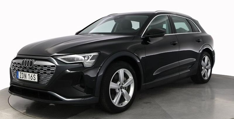 Audi Q8 e-tron 55 Q Kamera Tažné LED Vzduch - fotka 1 z 27