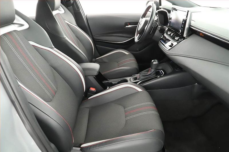 Toyota Corolla (2021) GR Sport 2.0 Hybrid - fotka 7 z 19