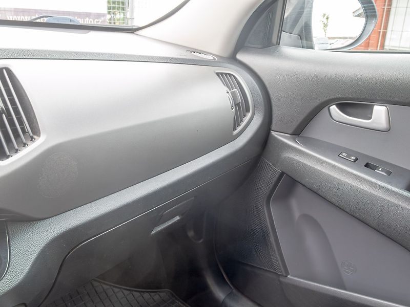 Kia Sportage (2014) ČR 1.7D 85KW – 2x KOLA - fotka 18 z 35