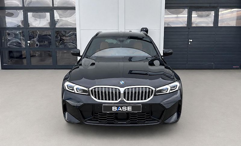 BMW Řada 3 320d xDrive M-Sport Touring - fotka 2 z 30