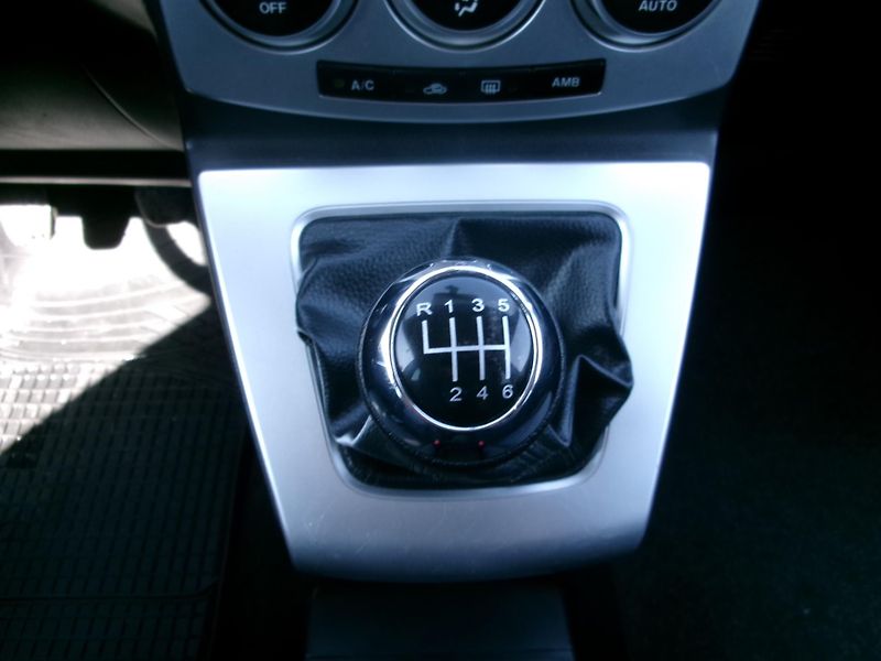 Mazda 5 (2007) 2,0D AC TEMP 7míst - fotka 21 z 28
