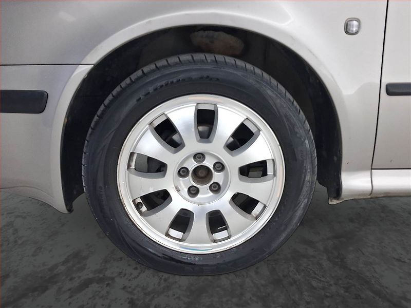 Škoda Octavia (2009) 1.6, Tažné, za skvělou cenu - fotka 14 z 17