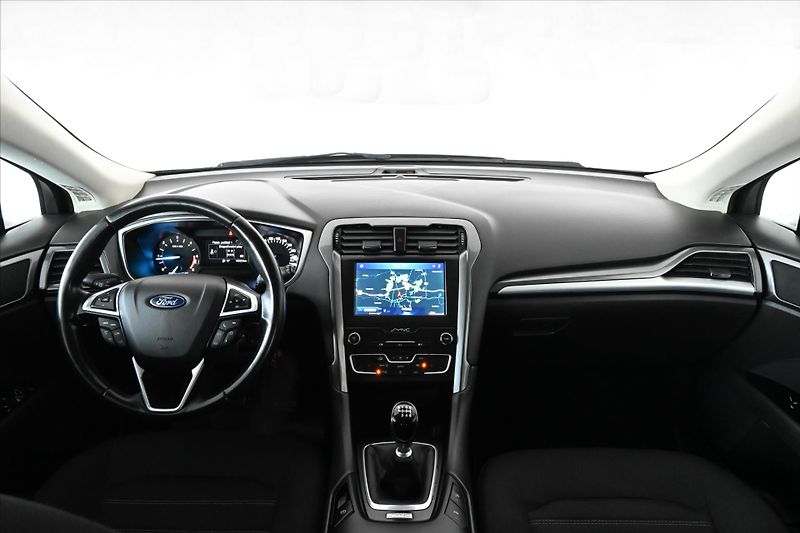 Ford Mondeo 2,0 EcoBlue 110 kW Business Zá - fotka 11 z 29