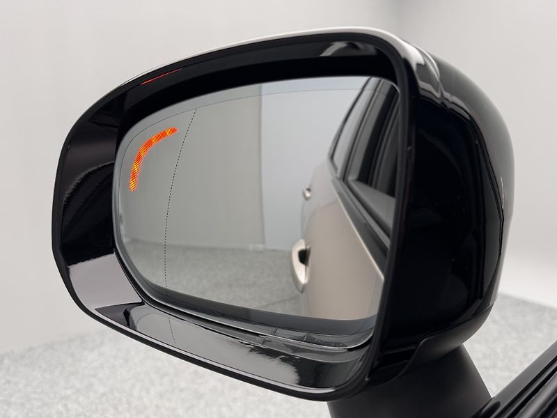 Volvo XC60 (2026) B5 AWD AUT DARK ULTRA - fotka 16 z 22