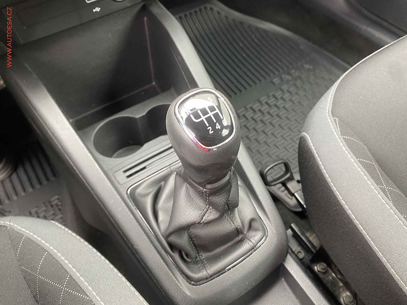 Škoda Fabia (2020) 1.0 TSi, 1.maj,ČR, Ambition - fotka 16 z 17