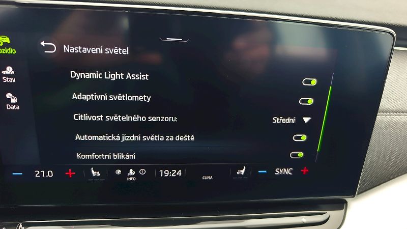 Škoda Octavia (2023) OCT.COM M-HEV STY TS 110/1.5 A - fotka 27 z 34
