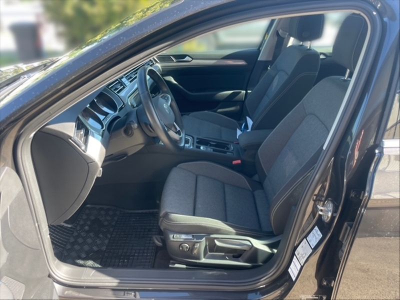 Volkswagen Passat 1,5 TSI Business AT - fotka 7 z 11