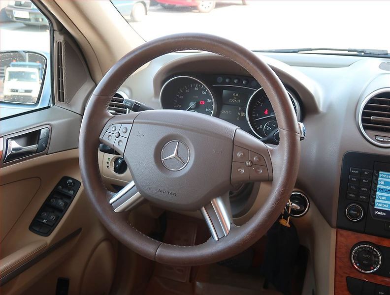 Mercedes-Benz Třídy M (2007) ML 350 , 4X4, Automat - fotka 20 z 20