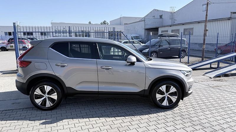 Volvo XC40 (2021) T4,Inscription ,REZERVOVÁNO  - fotka 43 z 50