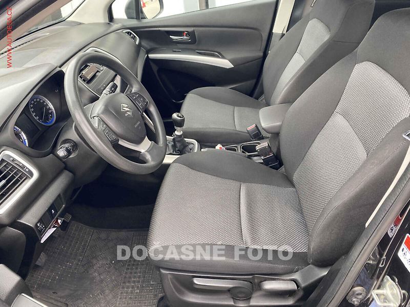 Suzuki SX4 (2014) 1.6DDiS, ČR, AC, TZ, park - fotka 3 z 3