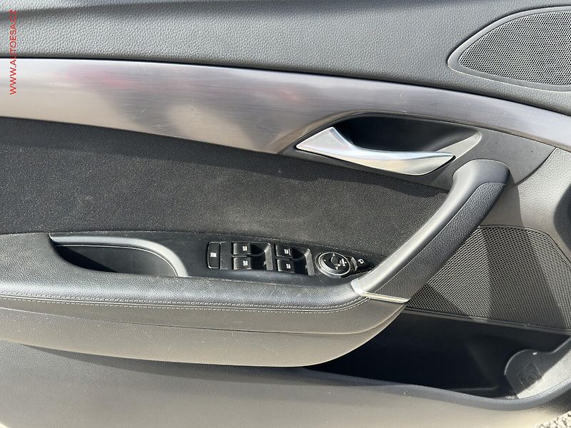 Hyundai i40 (2018) 1.7CRDi, 2.maj,ČR, Navi, AC - fotka 11 z 20