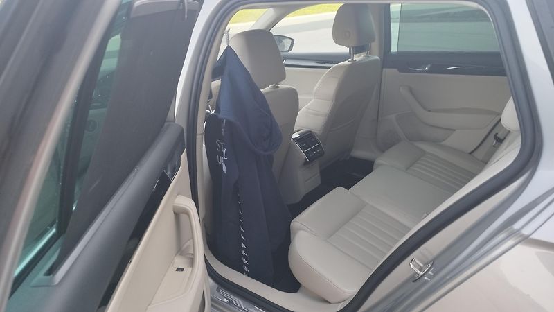 Škoda Superb 2.0TDI,LK,4X4volat-608 081 843 - fotka 15 z 21