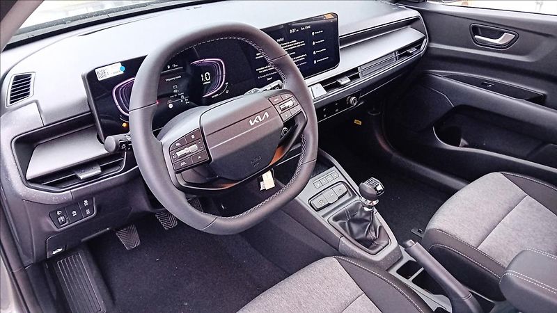 Kia Stonic 1,0 T-GDi SPIN - fotka 9 z 12