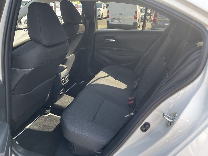 Toyota Corolla SD 1.8 Hybrid ODBĚR ihned - fotka 14 z 33