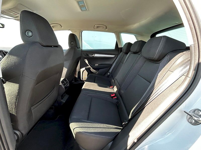 Škoda Karoq (2024) 2.0 TDI 85kW MP6 Selection - fotka 29 z 35