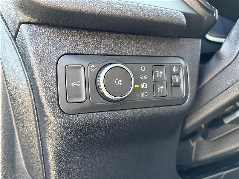 Ford Kuga 2,5 HEV 138kW ST-Line X AWD - fotka 25 z 46