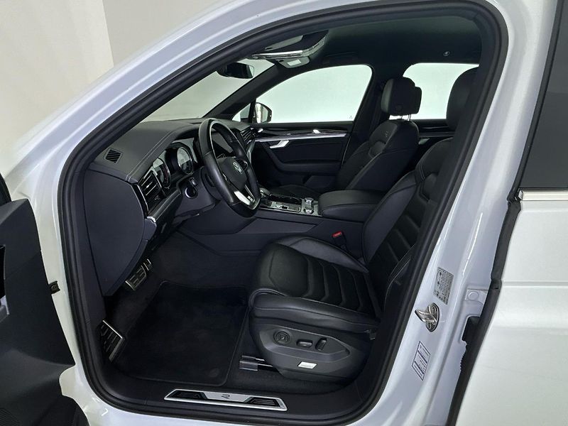 Volkswagen Touareg R-Line - fotka 7 z 30