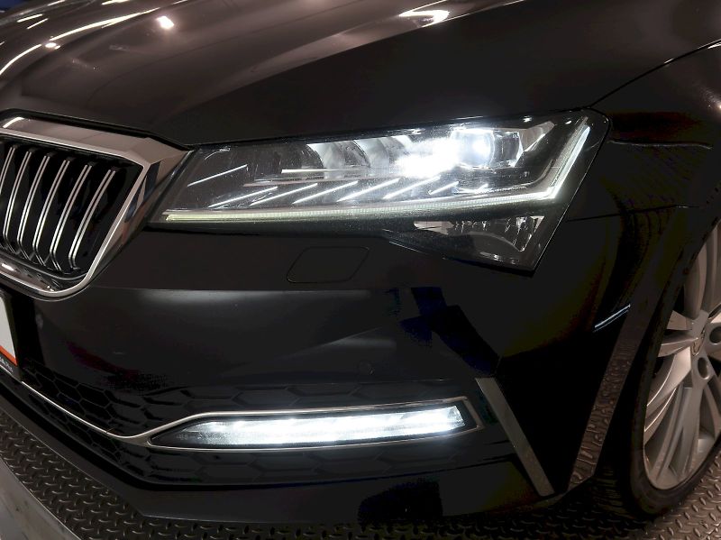 Škoda Superb (2020) LAURIN&KLEMENT 2.0TDI 140KW DS - fotka 10 z 48