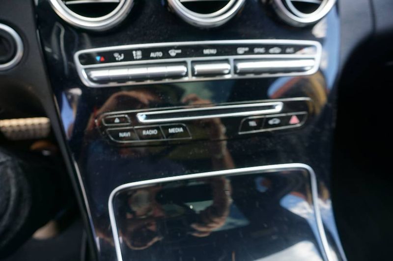 Mercedes-Benz Třídy C (2017) C 400 4 MATIC - fotka 25 z 37
