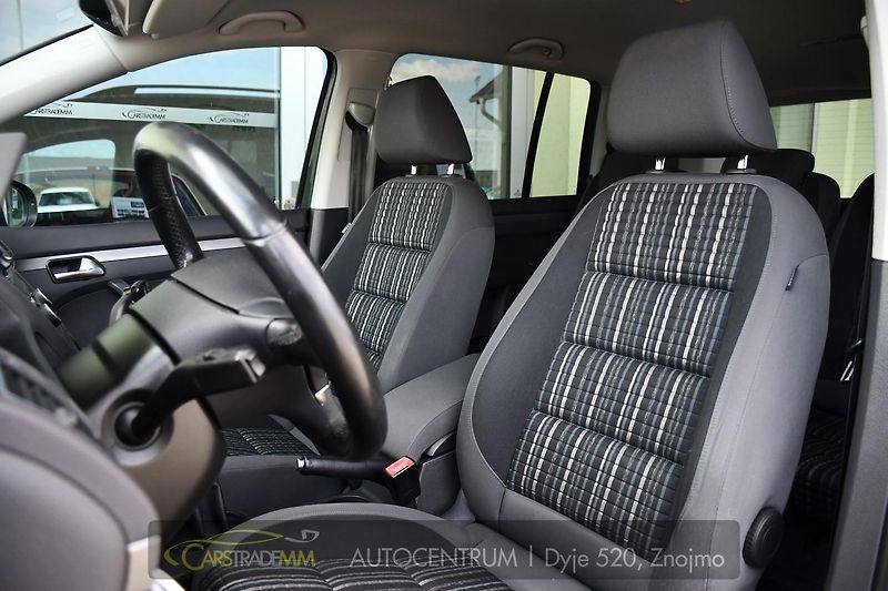 Volkswagen Touran 2.0TDi CROSS NAVI VÝHŘEV - fotka 12 z 48