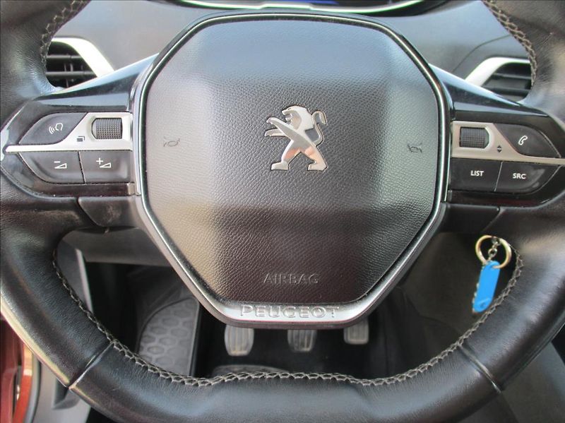 Peugeot 3008 1,6 HDI, navi, klima, servis, - fotka 14 z 21
